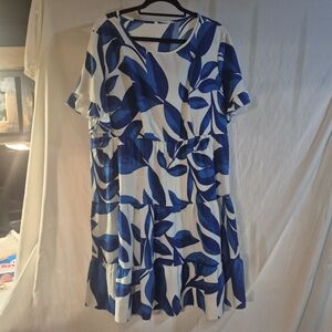 SHEIN Blue and White Leaf Pattern Midi Dress